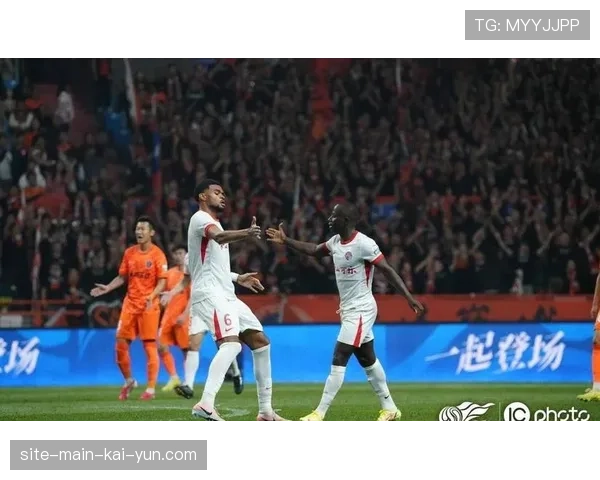 青岛海牛客场惨败负七分 防线漏洞暴露保级形势严峻